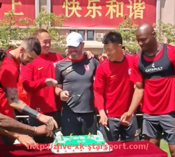 星空体育-2022年NBA常规赛MVP约基奇展现出全面的大个子技术